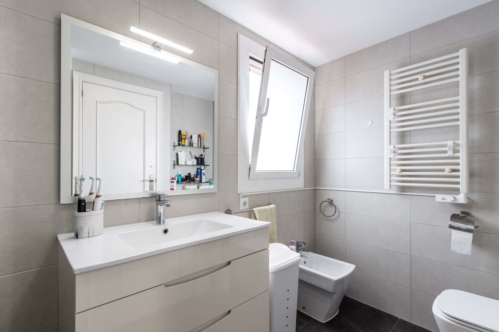4 quarto Moradia em Banda para venda em Barcelona cidade com garagem - 447 000 € (Ref: 9991072)