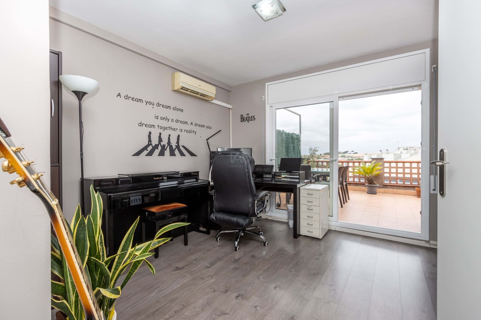 4 quarto Moradia em Banda para venda em Barcelona cidade com garagem - 447 000 € (Ref: 9991072)