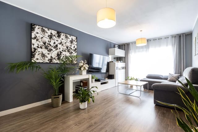 4 soverom Rekkehus til salgs i Mollet del Vallès med garasje - € 447 000 (Ref: 9991072)