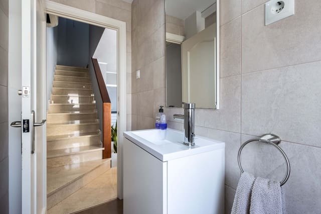 4 soverom Rekkehus til salgs i Mollet del Vallès med garasje - € 447 000 (Ref: 9991072)