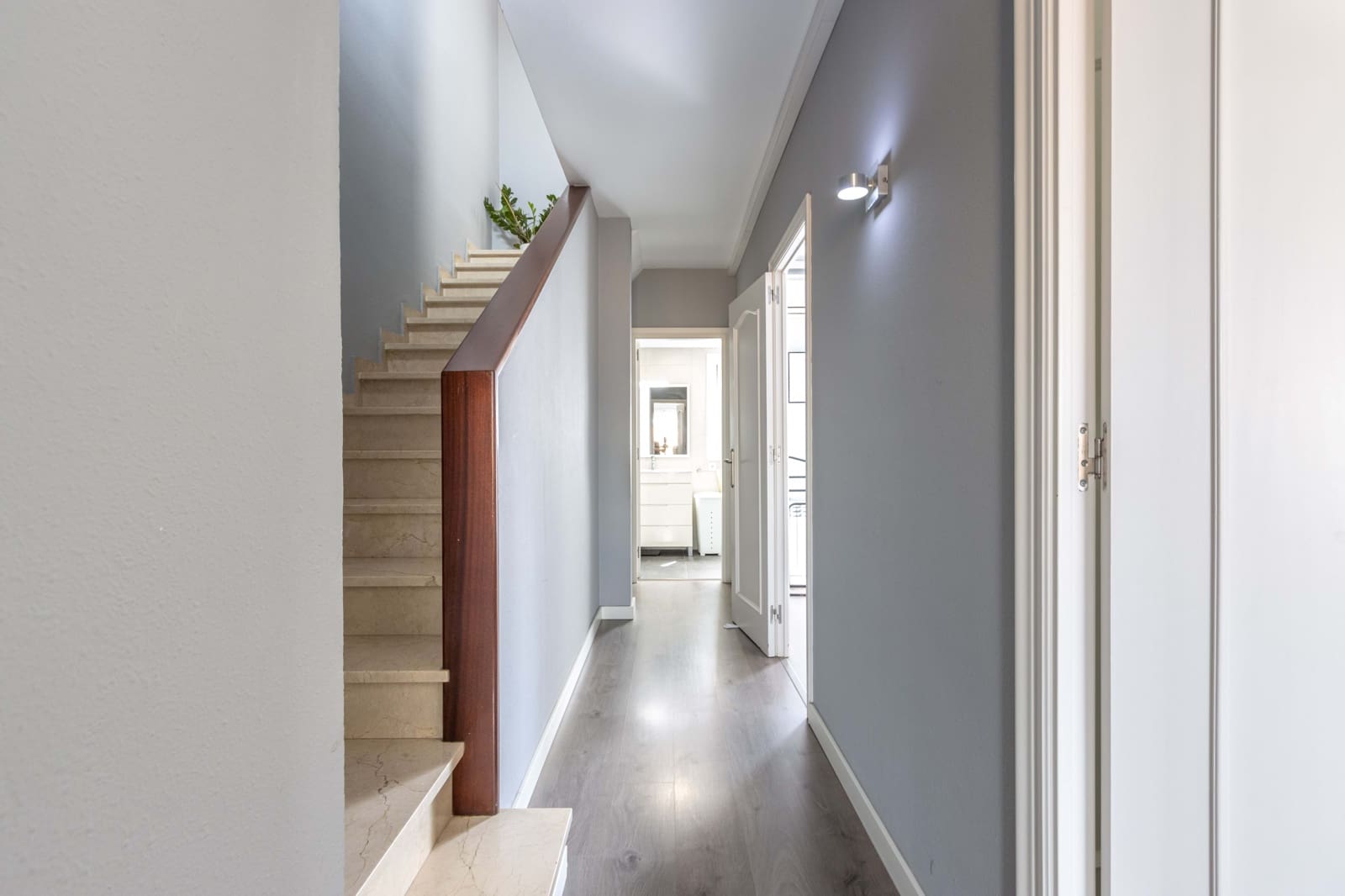 4 quarto Moradia em Banda para venda em Barcelona cidade com garagem - 447 000 € (Ref: 9991072)