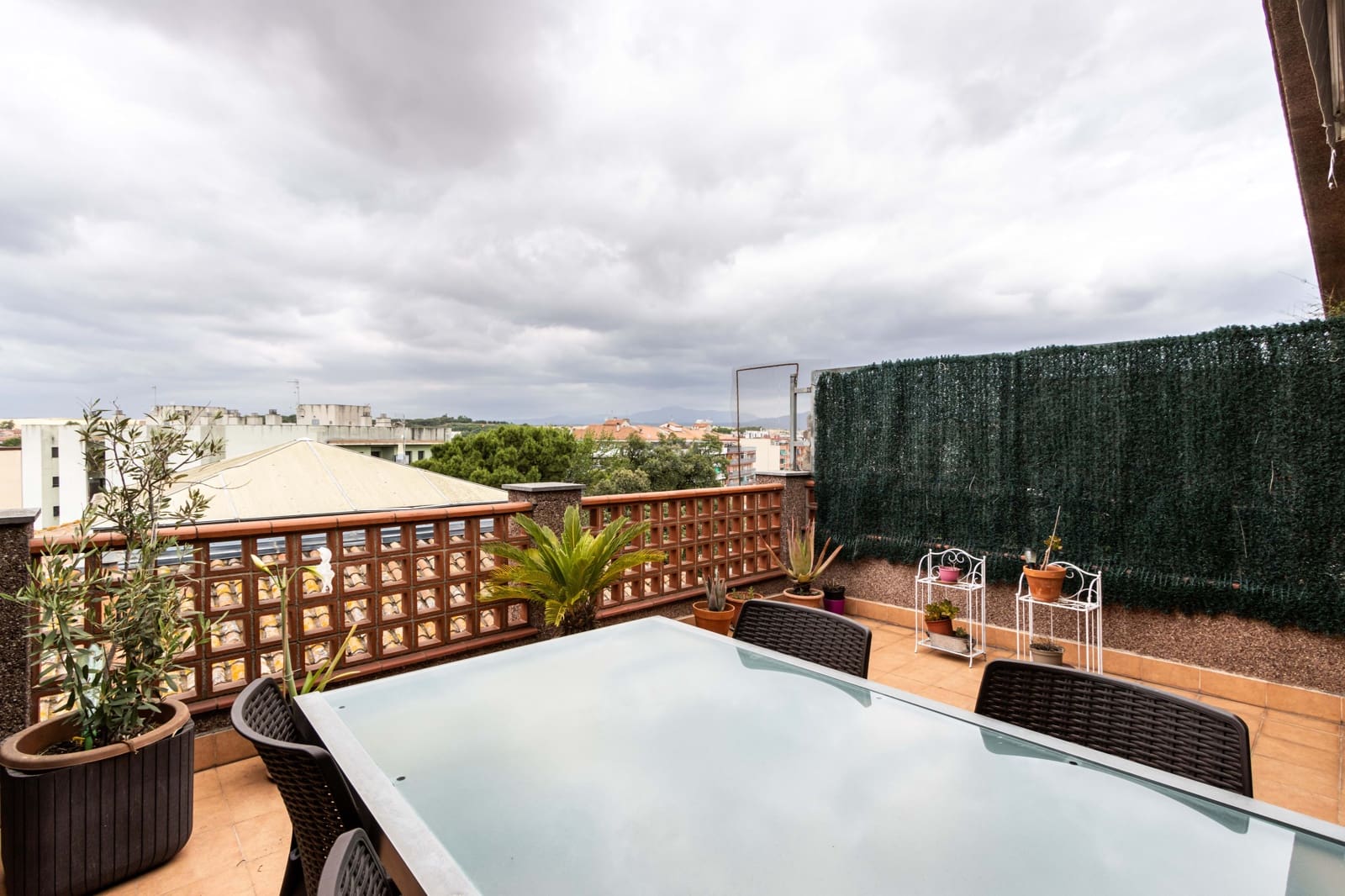 4 quarto Moradia em Banda para venda em Barcelona cidade com garagem - 447 000 € (Ref: 9991072)