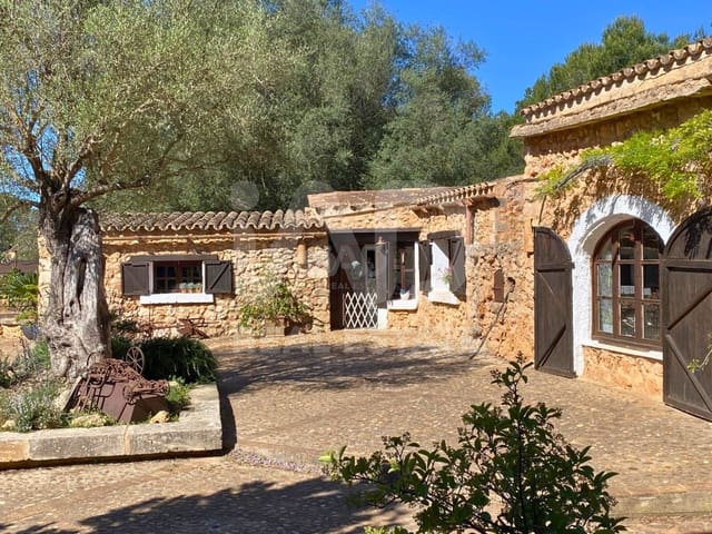 4 bedroom Villa for sale in Santa Eugènia with pool - € 1,599,000 (Ref: 9991078)