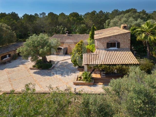 4 bedroom Villa for sale in Santa Eugènia with pool - € 1,599,000 (Ref: 9991078)