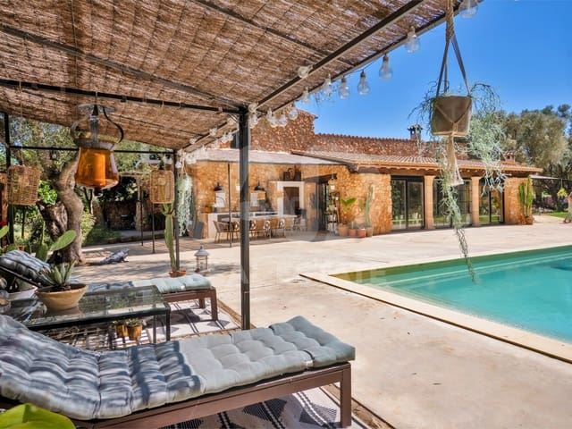 4 bedroom Villa for sale in Santa Eugènia with pool - € 1,599,000 (Ref: 9991078)