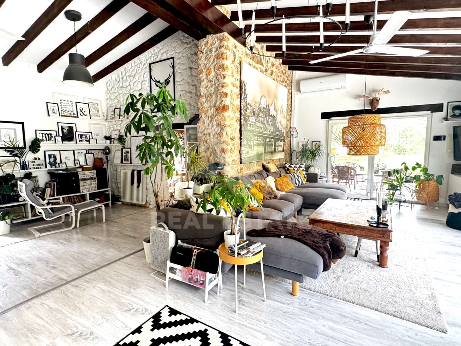 4 bedroom Villa for sale in Santa Eugenia with pool - € 1,599,000 (Ref: 9991078)