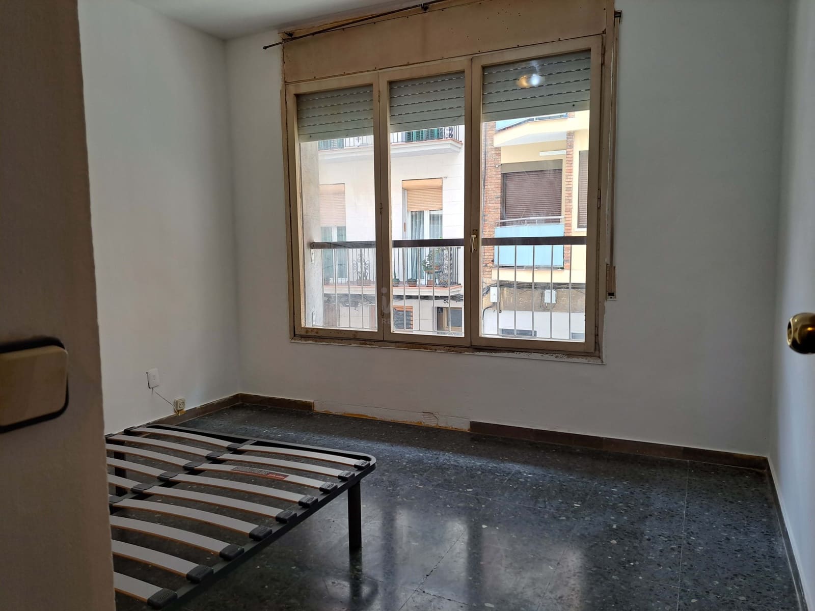 Apartamento de 4 habitaciones en Barcelona ciudad en venta - 330.000 € (Ref: 9991083)