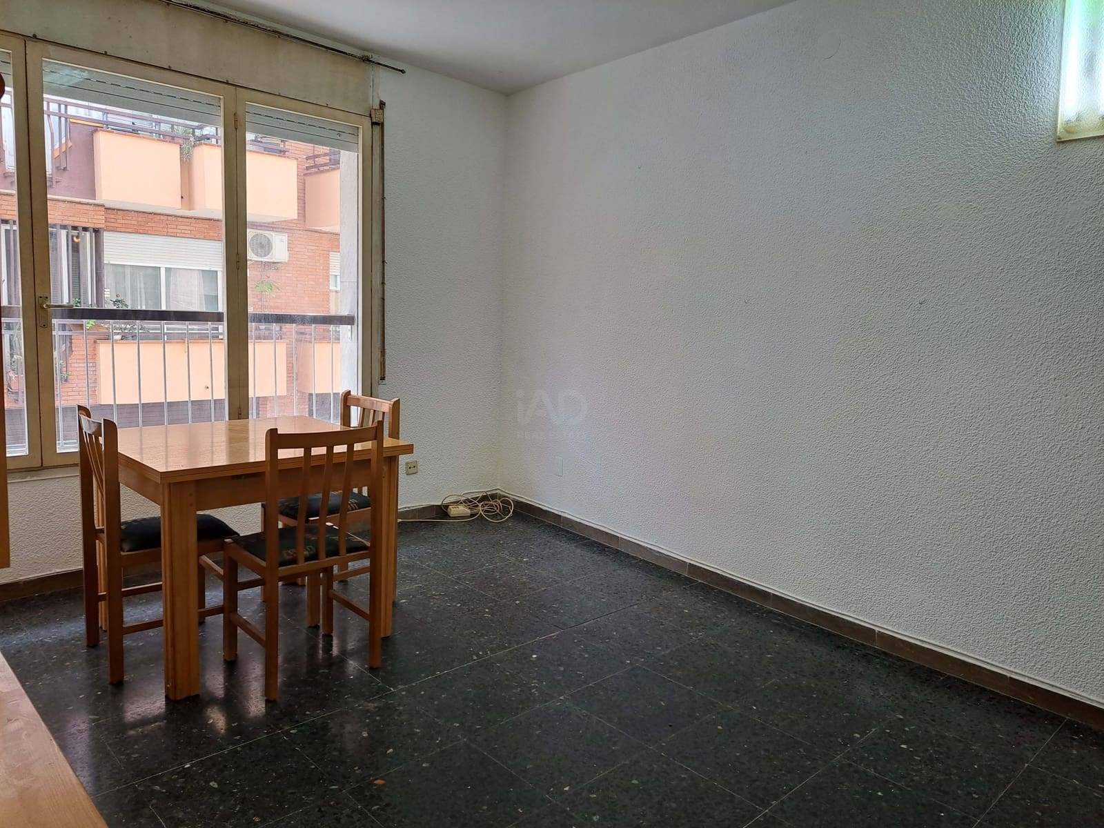 Apartamento de 4 habitaciones en Barcelona ciudad en venta - 330.000 € (Ref: 9991083)