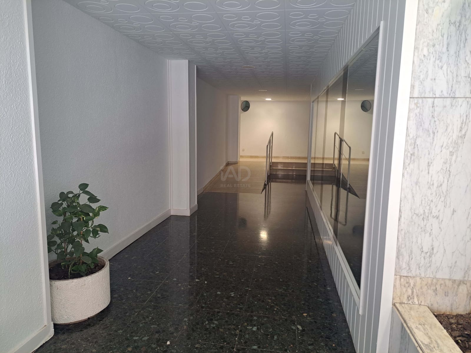 Apartamento de 4 habitaciones en Barcelona ciudad en venta - 330.000 € (Ref: 9991083)