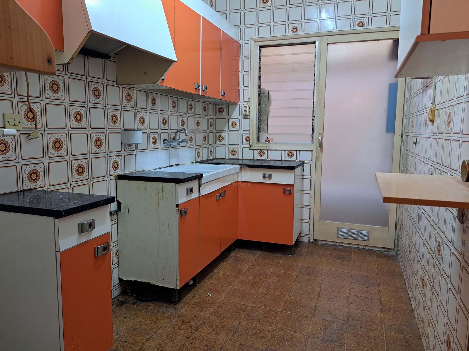 Apartamento de 4 habitaciones en Barcelona ciudad en venta - 330.000 € (Ref: 9991083)