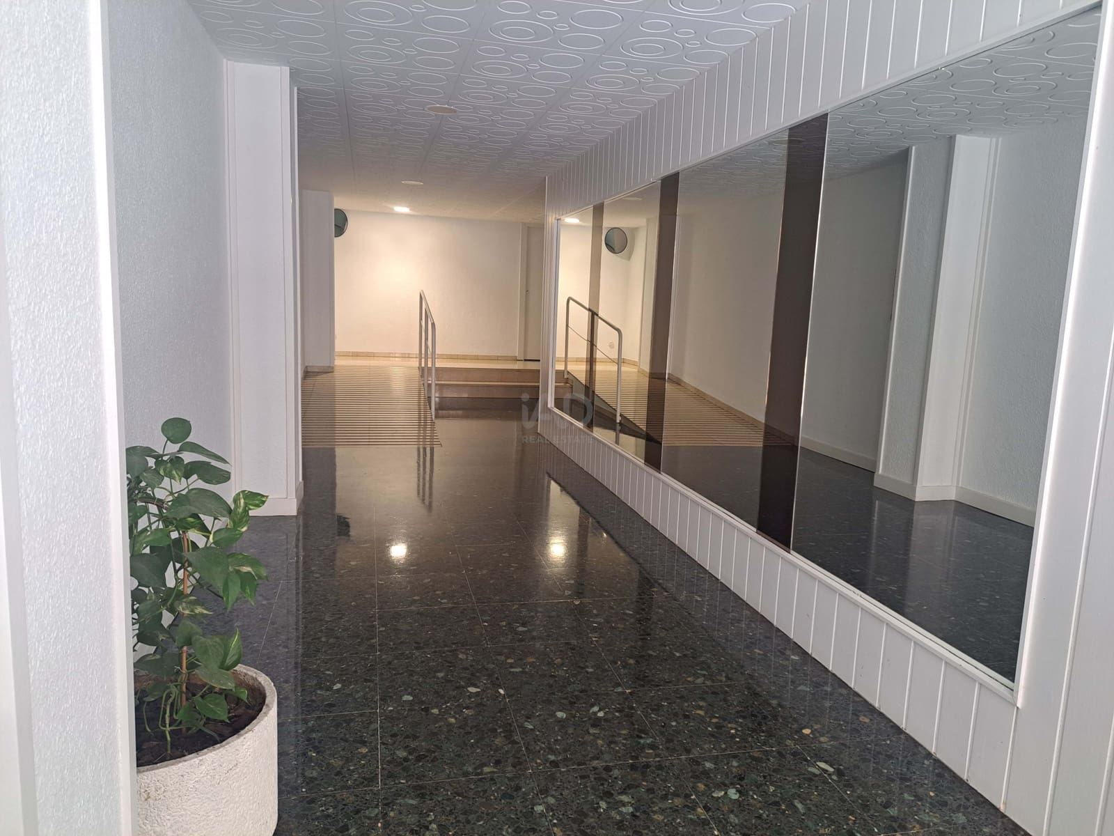 Apartamento de 4 habitaciones en Barcelona ciudad en venta - 330.000 € (Ref: 9991083)