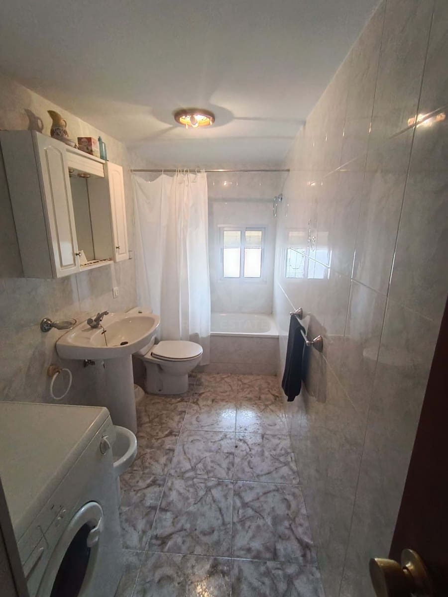 Haus zu verkaufen in Badajoz Stadt - 18.900 € (Ref: 9991085)