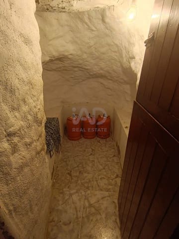 Haus zu verkaufen in Badajoz Stadt - 18.900 € (Ref: 9991085)