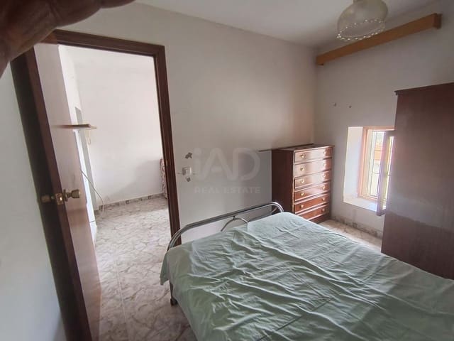 Haus zu verkaufen in Badajoz Stadt - 18.900 € (Ref: 9991085)