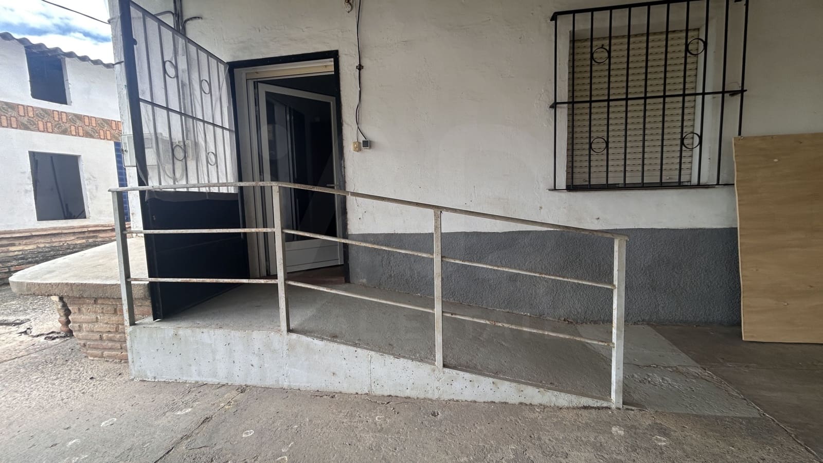 4 slaapkamer Finca/Landhuis te koop in Logrono met zwembad - € 310.000 (Ref: 9991088)