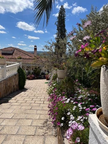 Casa de 3 habitaciones en Madrid ciudad en venta con piscina - 280.000 € (Ref: 9991090)