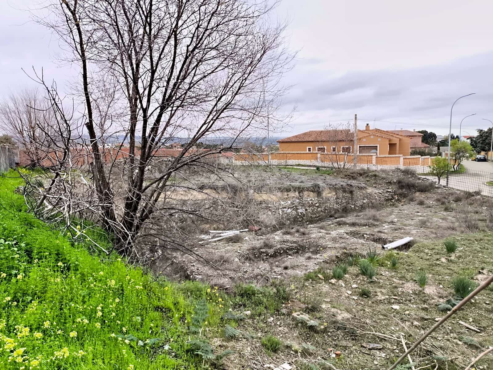 Building Plot for sale in Madrid city - € 82,000 (Ref: 9991093)