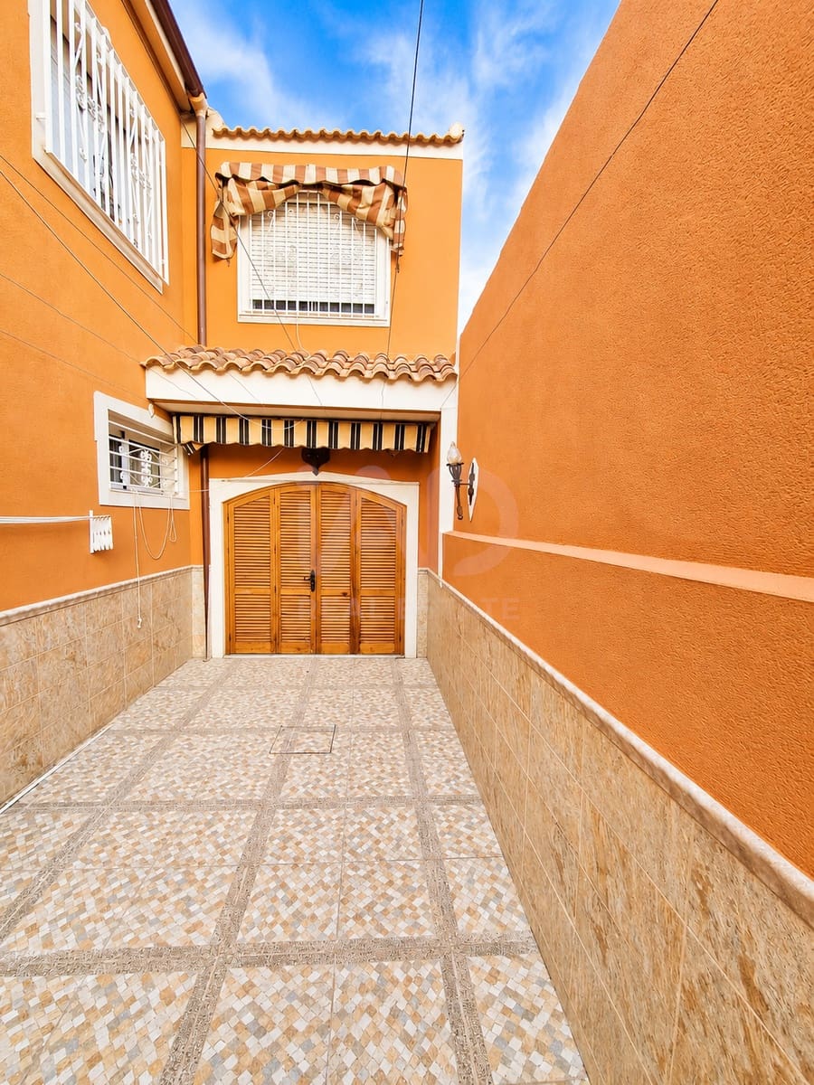 4 makuuhuone Omakotitalo myytävänä paikassa Puerto de Mazarron - 154 000 € (Ref: 9991094)
