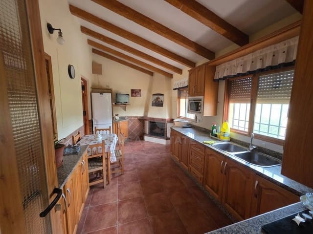 3 soveværelse Finca/Landehus til salg i Calasparra med swimmingpool - € 208.000 (Ref: 9991095)