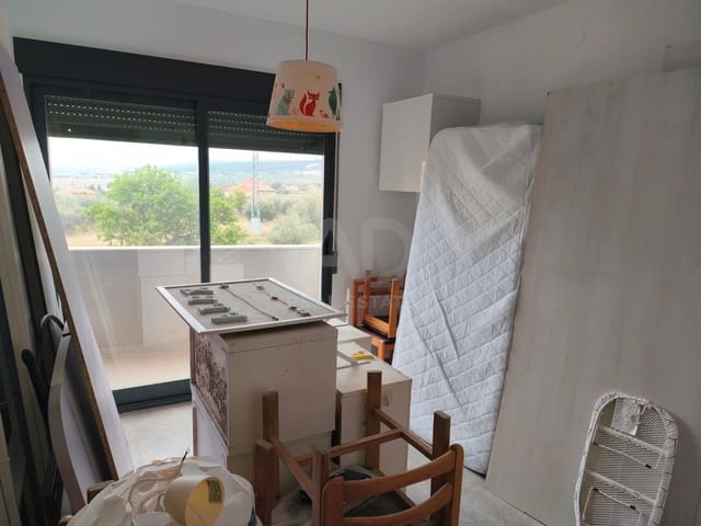 3 makuuhuone Huoneisto myytävänä paikassa Moratalla - 122 900 € (Ref: 9991096)