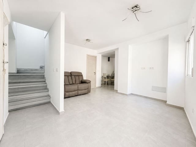 5 bedroom Townhouse for sale in Abarán with garage - € 189,000 (Ref: 9991099)