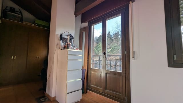 4 quarto Casa em Banda para venda em Sojuela com garagem - 185 000 € (Ref: 9991102)