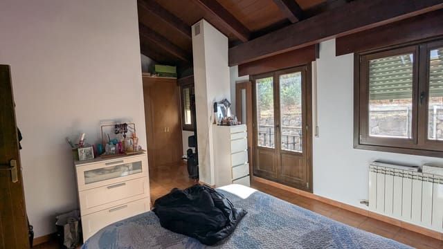 4 quarto Casa em Banda para venda em Sojuela com garagem - 185 000 € (Ref: 9991102)
