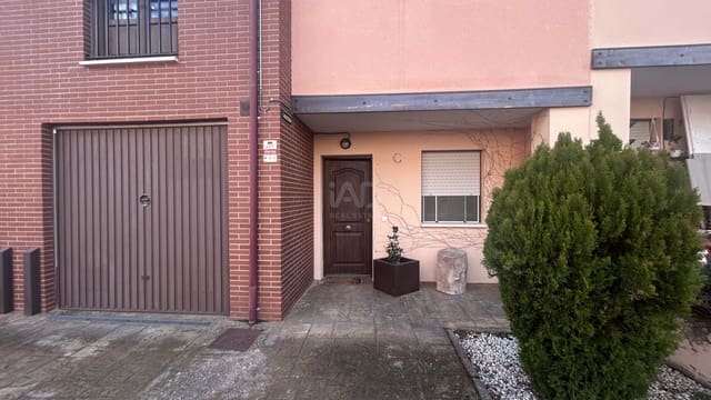 4 quarto Casa em Banda para venda em Sojuela com garagem - 185 000 € (Ref: 9991102)