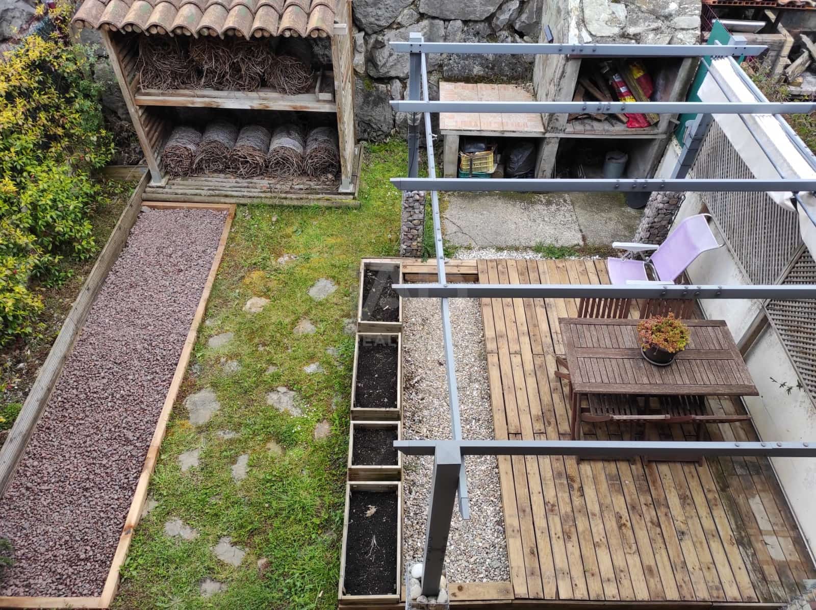 4 soveværelse Byhus til salg i Sojuela med garage - € 185.000 (Ref: 9991102)
