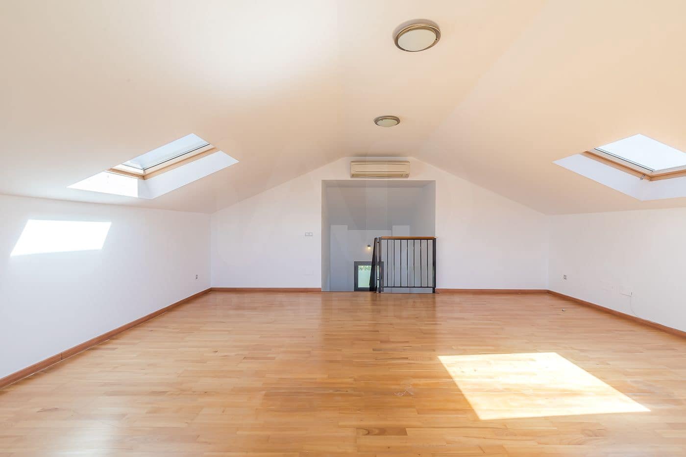 5 slaapkamer Villa te koop in Caceres stad met garage - € 765.000 (Ref: 9991103)