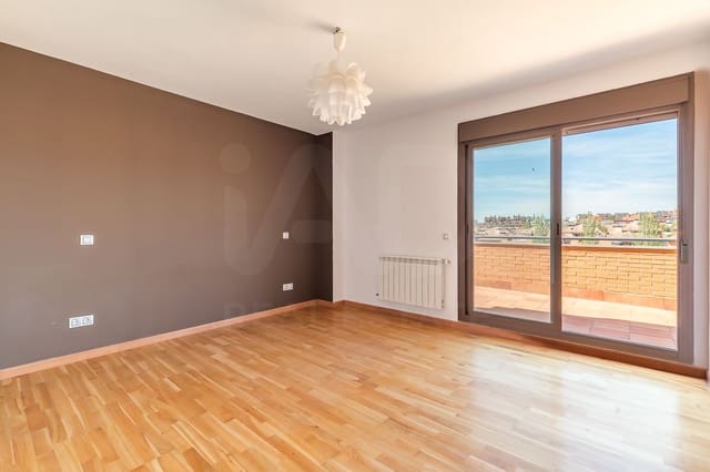 5 slaapkamer Villa te koop in Cáceres stad met garage - € 765.000 (Ref: 9991103)