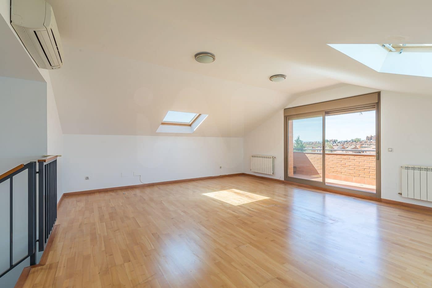 5 slaapkamer Villa te koop in Caceres stad met garage - € 765.000 (Ref: 9991103)