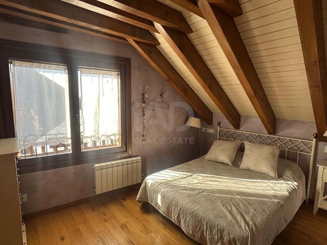 4 soveværelse Byhus til salg i Lleida by - € 799.000 (Ref: 9991104)