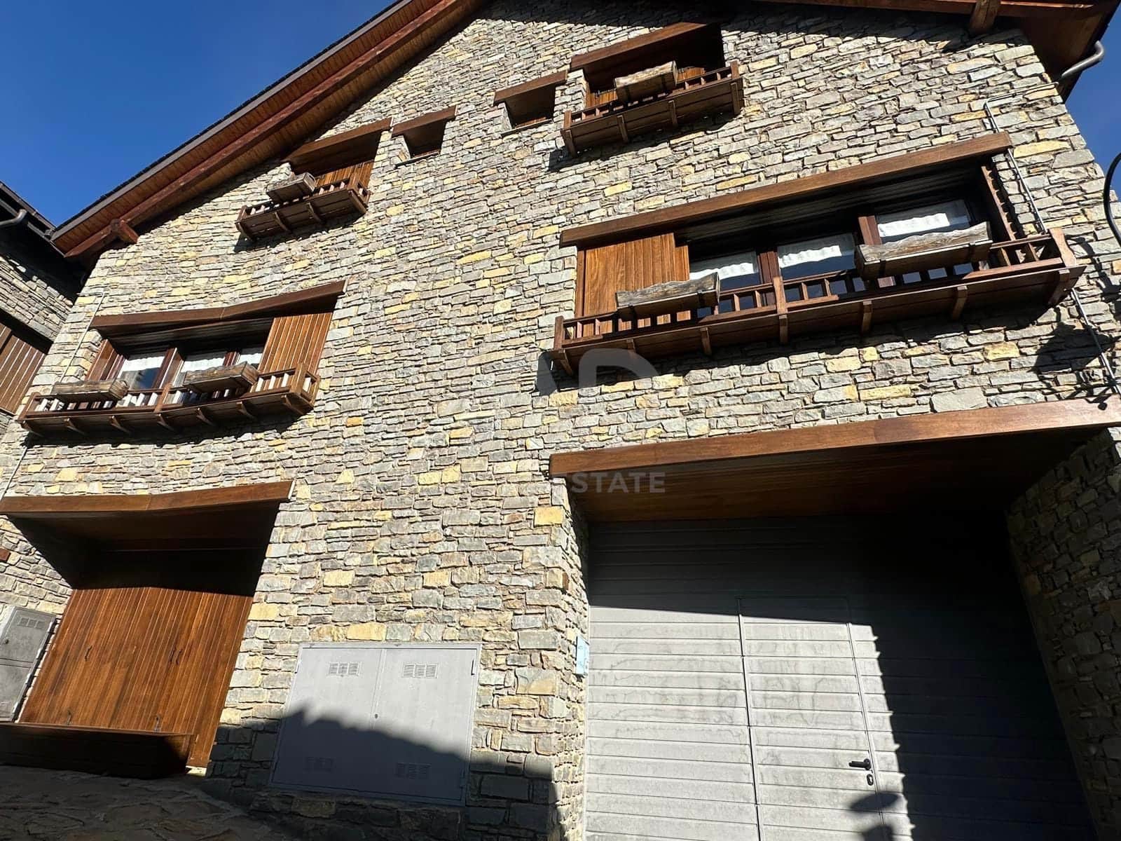4 soveværelse Byhus til salg i Lleida by - € 799.000 (Ref: 9991104)