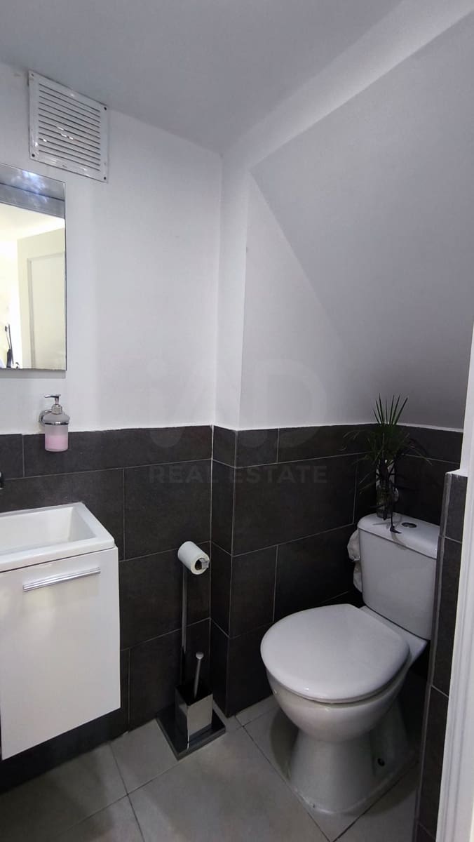 4 sypialnia Dom na sprzedaż w Miasto Madryt z basenem garażem - 399 000 € (Ref: 9991108)