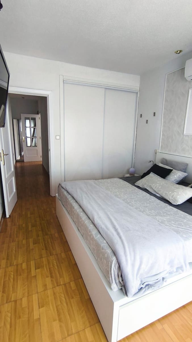 4 sypialnia Dom na sprzedaż w Miasto Madryt z basenem garażem - 399 000 € (Ref: 9991108)