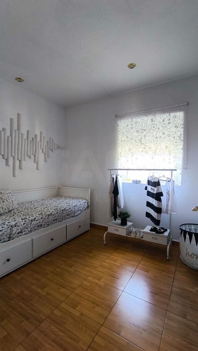 4 sypialnia Dom na sprzedaż w Miasto Madryt z basenem garażem - 399 000 € (Ref: 9991108)