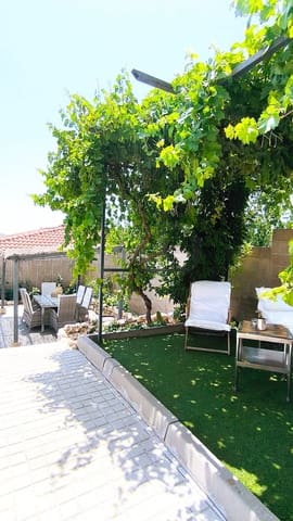 4 camera da letto Casa in vendita in Madrid città con piscina garage - 399.000 € (Rif: 9991108)