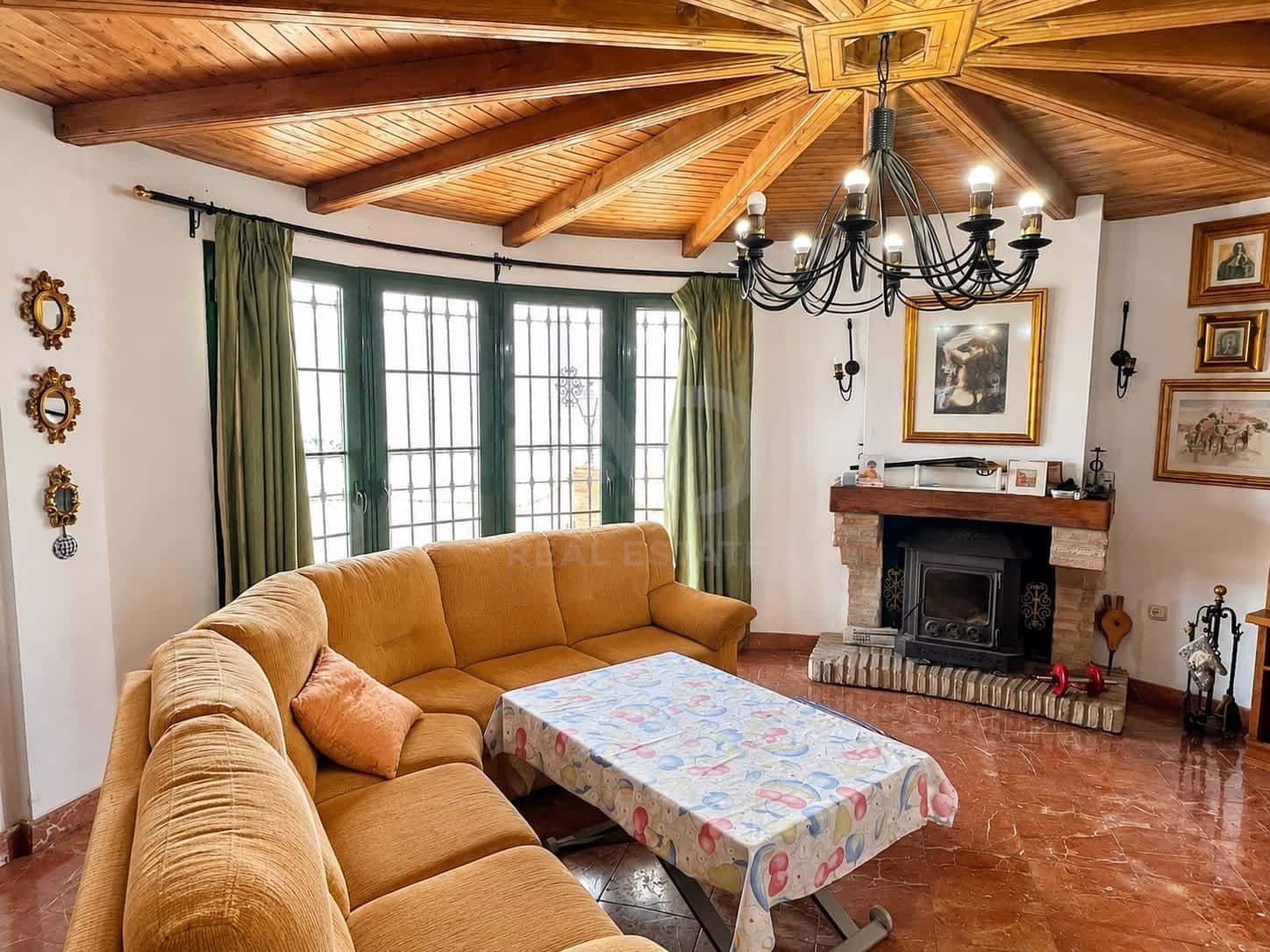 6 soverom Hus til salgs i Velez-Malaga med svømmebasseng garasje - € 835 000 (Ref: 9991110)