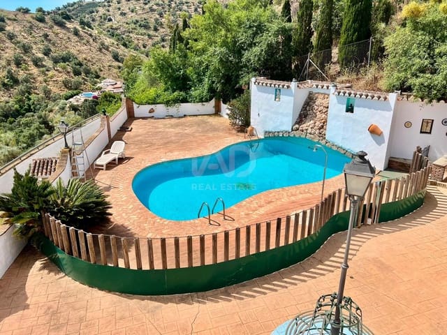 6 soverom Hus til salgs i Vélez-Málaga med svømmebasseng garasje - € 835 000 (Ref: 9991110)