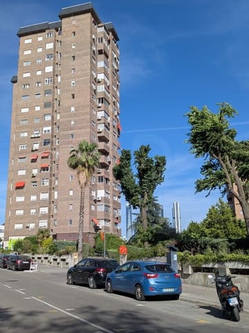 3 soveværelse Lejlighed til salg i Pilar, Madrid by med swimmingpool garage - € 725.000 (Ref: 9991111)