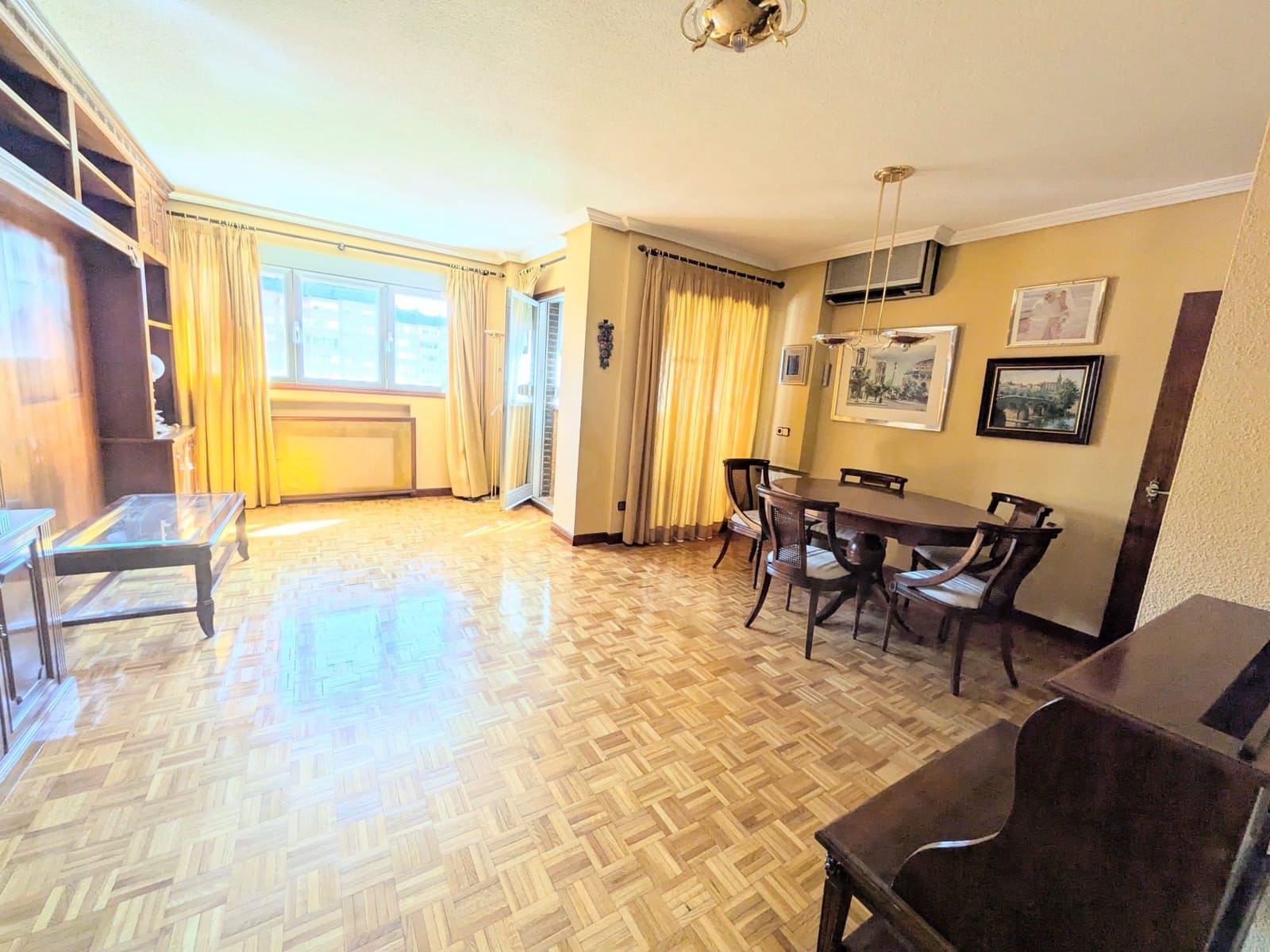 3 soveværelse Lejlighed til salg i Madrid by med swimmingpool garage - € 725.000 (Ref: 9991111)