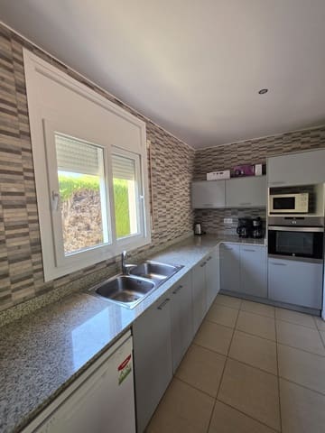 Casa de 4 habitaciones en L'Ametlla de Mar en venta con piscina - 385.000 € (Ref: 9991113)