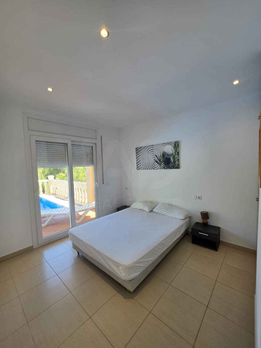 Casa de 4 habitaciones en L'Ametlla de Mar en venta con piscina - 385.000 € (Ref: 9991113)