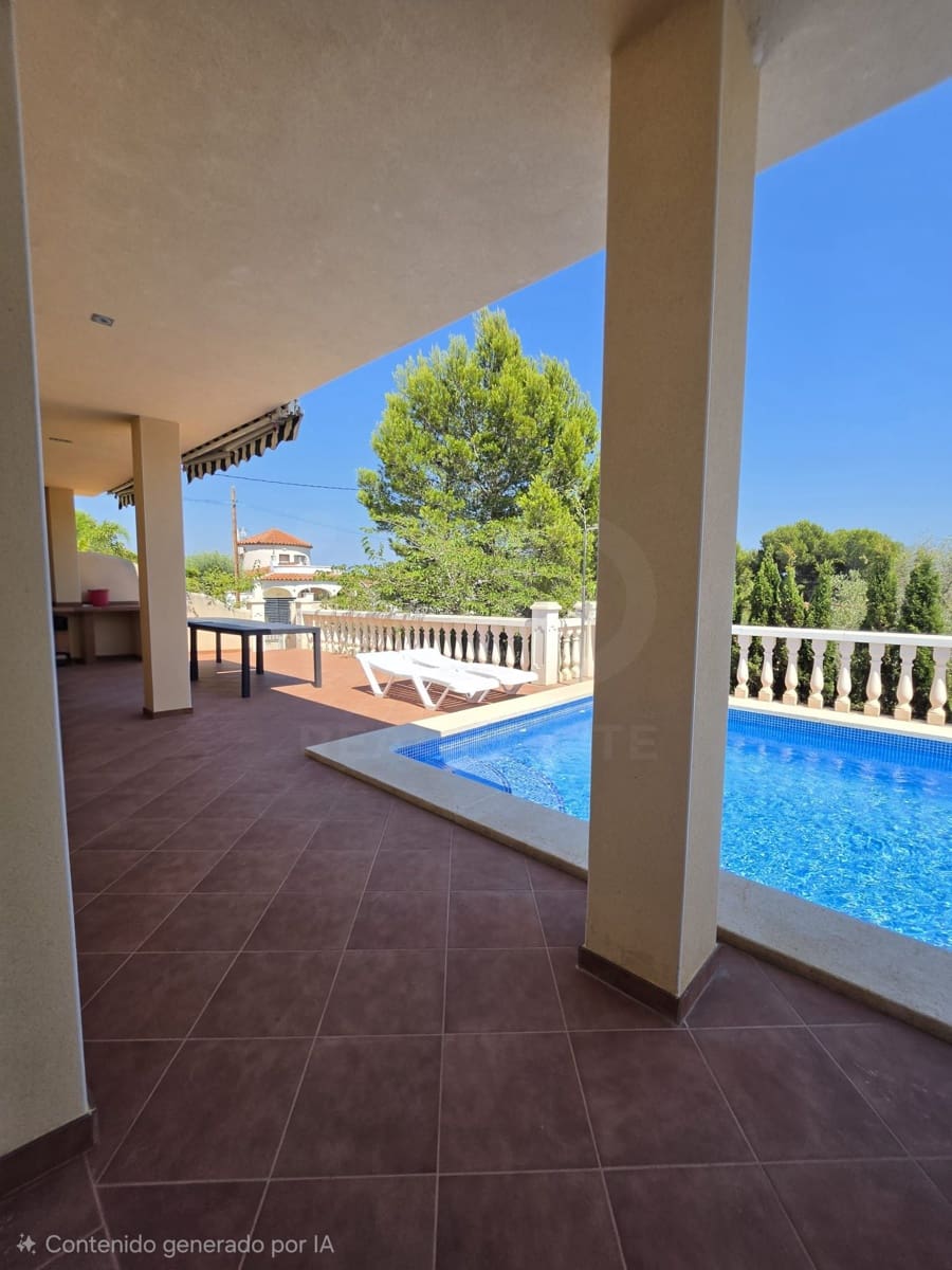 Casa de 4 habitaciones en L'Ametlla de Mar en venta con piscina - 385.000 € (Ref: 9991113)