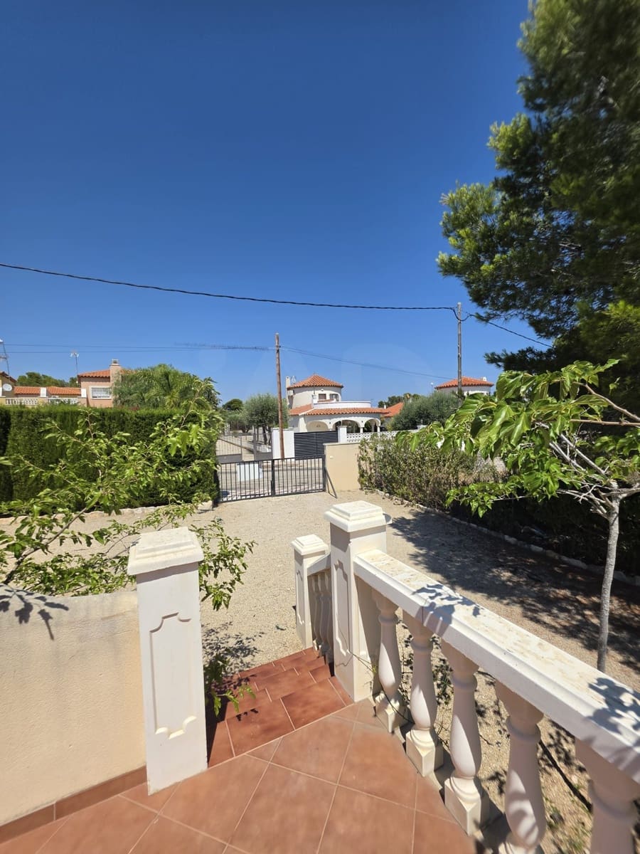 Casa de 4 habitaciones en L'Ametlla de Mar en venta con piscina - 385.000 € (Ref: 9991113)
