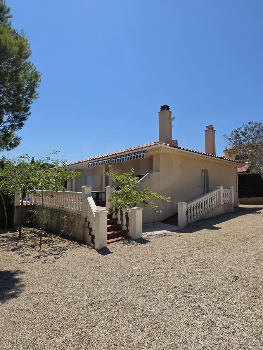 Casa de 4 habitaciones en L'Ametlla de Mar en venta con piscina - 385.000 € (Ref: 9991113)