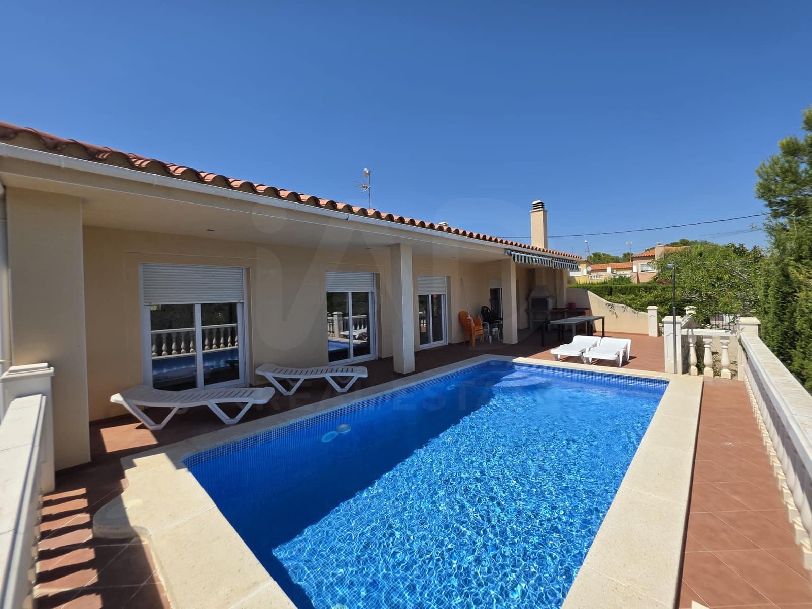 Casa de 4 habitaciones en L'Ametlla de Mar en venta con piscina - 385.000 € (Ref: 9991113)
