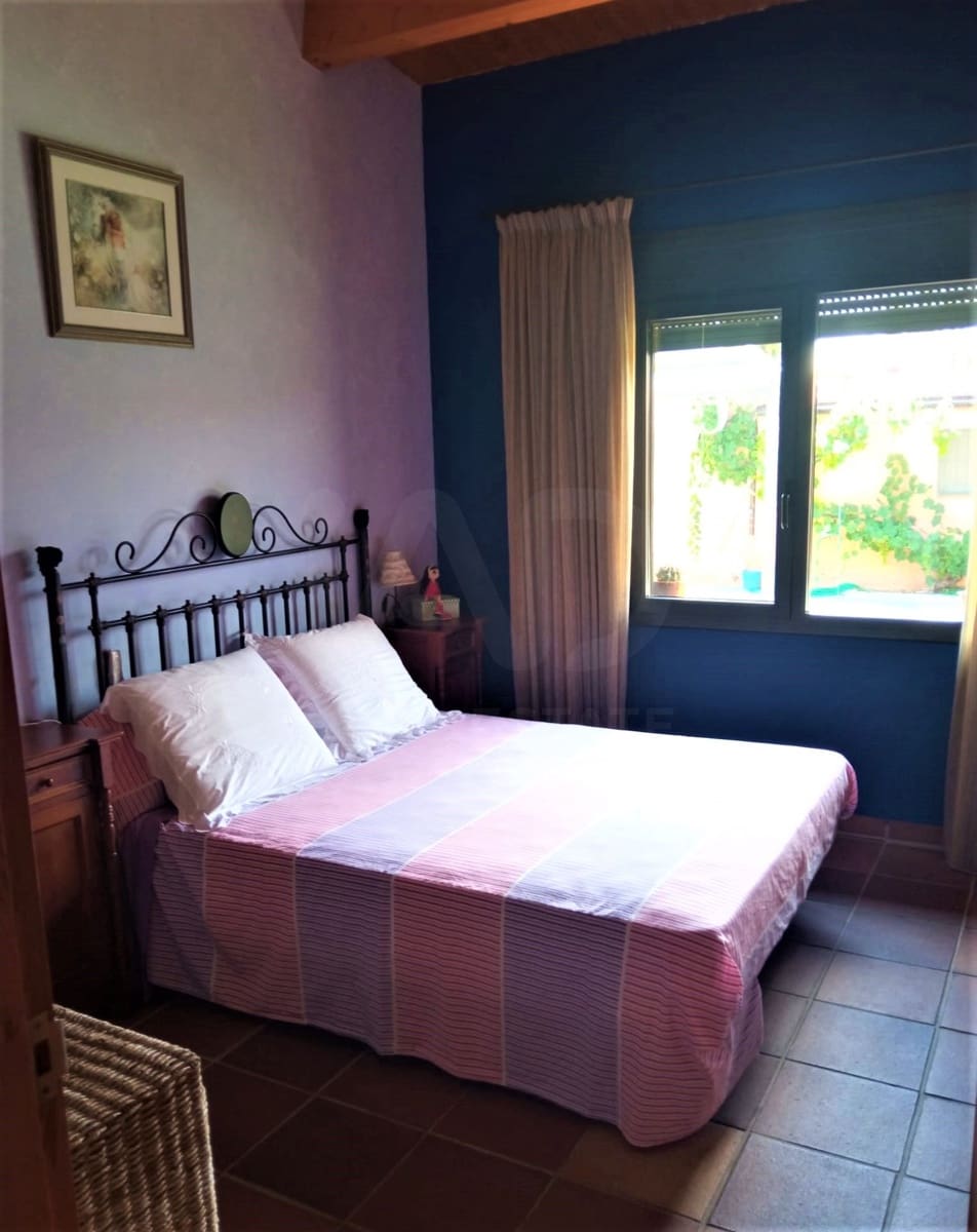 5 soverom Hus til salgs i Mora d'Ebre med svømmebasseng garasje - € 475 000 (Ref: 9991115)