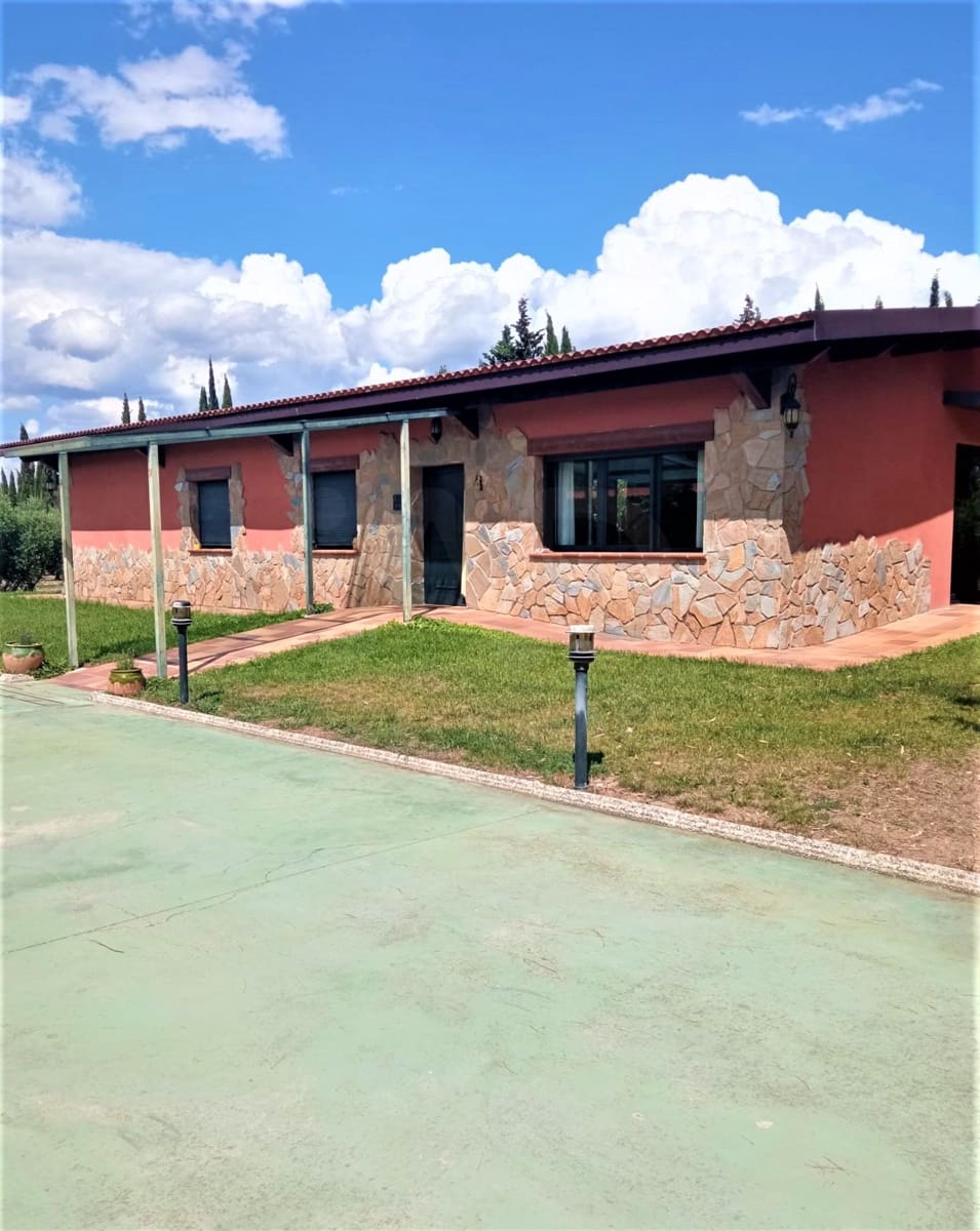 5 soverom Hus til salgs i Mora d'Ebre med svømmebasseng garasje - € 475 000 (Ref: 9991115)